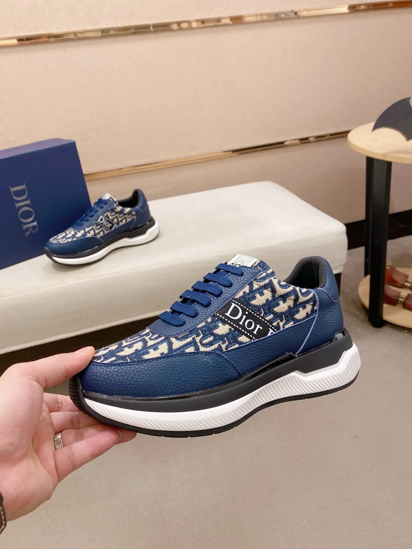 Men's shoes💰 462💰🇮🇹🇮🇹Dior d The new model is on sale at the same time at the counter. The upper 🇮🇹 is imported Italian first-layer cowhide, and the lining is fully imported sheepskin 💪💪. It is a complete 1⃣️ to 1⃣️ replica 🇮🇹💪💪, ⚠ Sole: The original sole is specially provided by the original factory. The exclusive movable molded sole is super comfortable. ⚠Original factory single goods, 🔍🔍high quality, you can enter and leave the counter at will, welcome to compare⚠. Code number:38-44